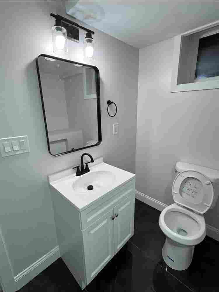 Room in 2bdrm Basement Apt