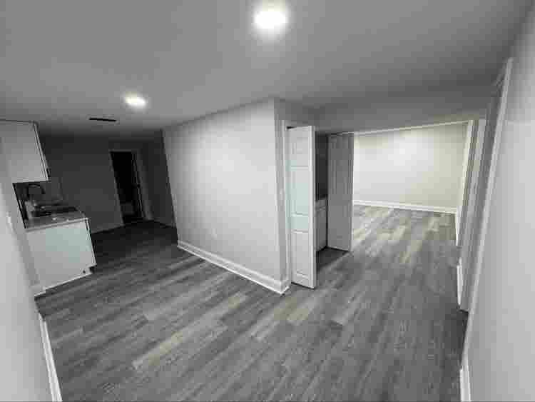 Room in 2bdrm Basement Apt