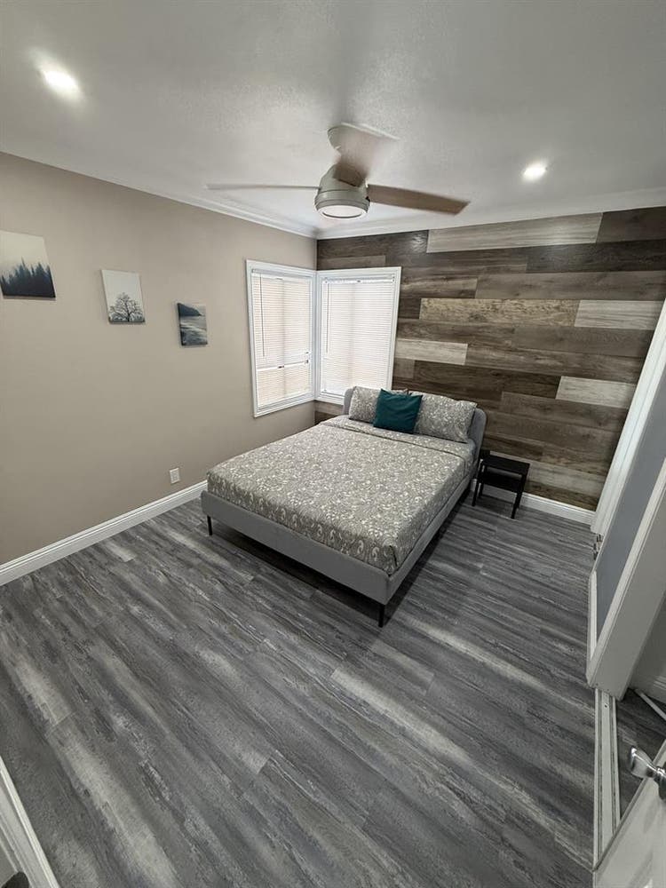 Master bedroom private bathroom