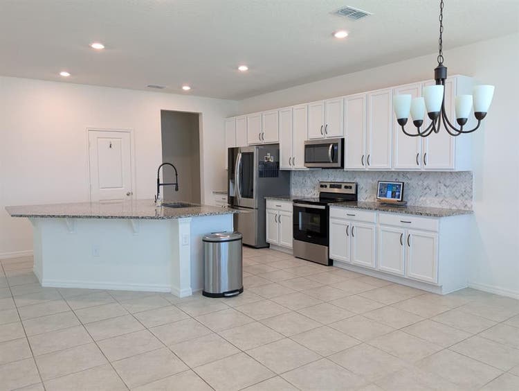 StressFree-All-Inclusive RoomRental