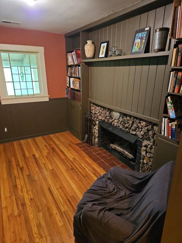 Private home on 5ac wooded property