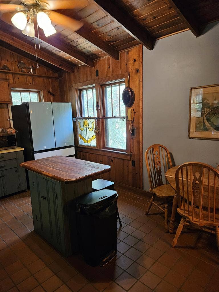 Private home on 5ac wooded property