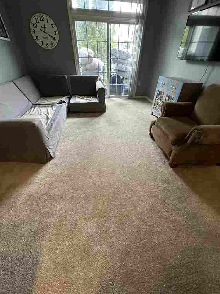 Spacious apartment 2nd Floor !