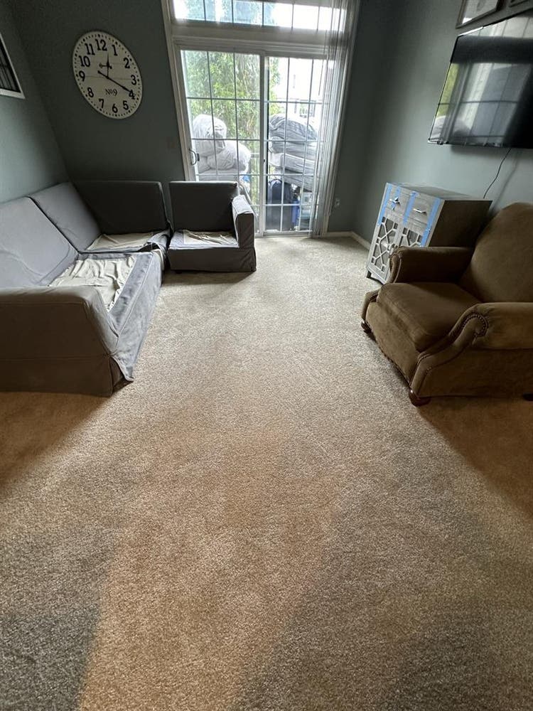 Spacious apartment 2nd Floor !