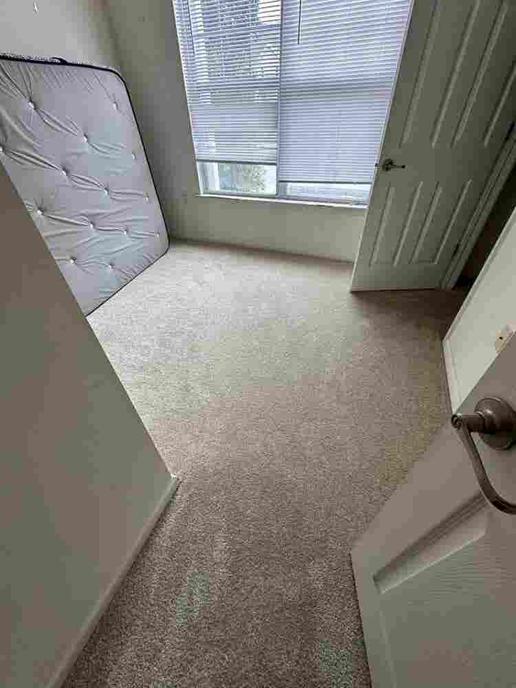 Spacious apartment 2nd Floor !