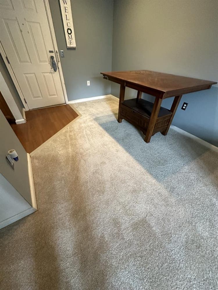 Spacious apartment 2nd Floor !
