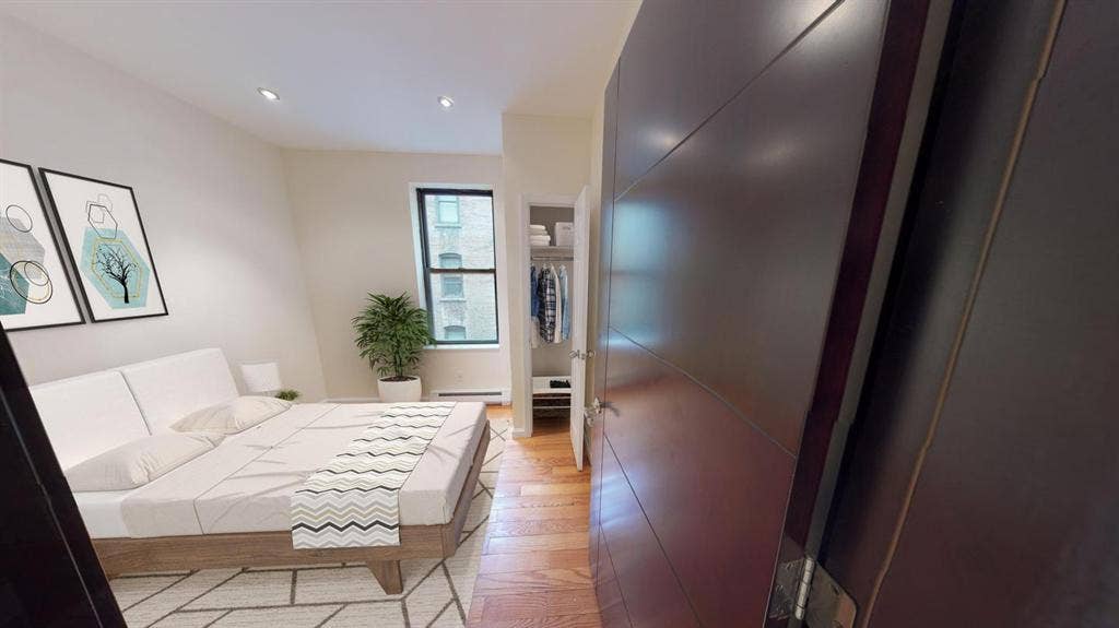 1 BR in New York