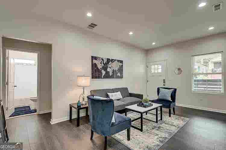 3 BR in Atlanta