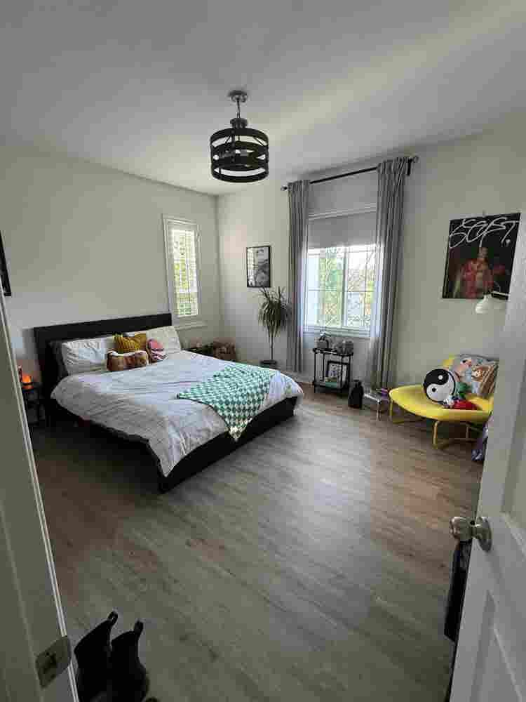 Large private room & bathroom