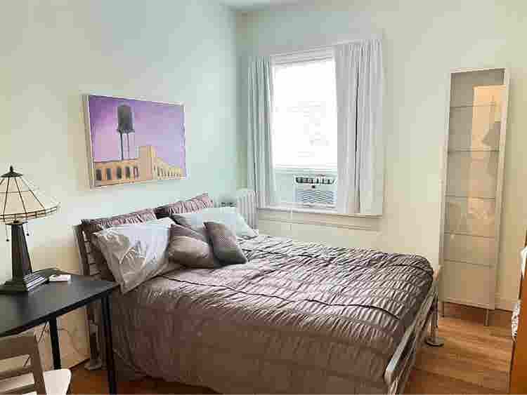 private room in SE Rogers Park apt