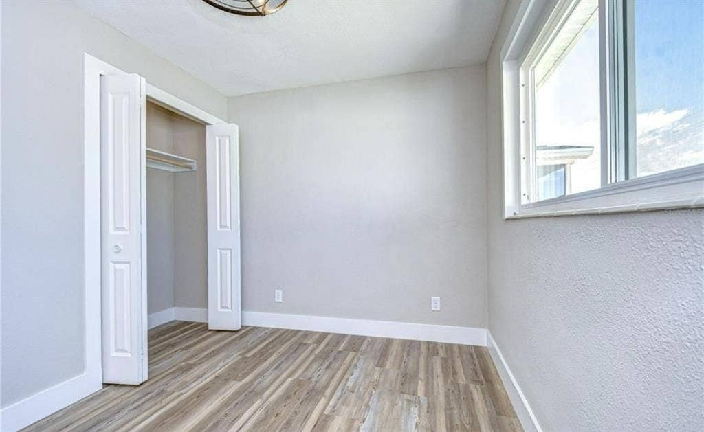 Private Room for Rent Beach Cottage