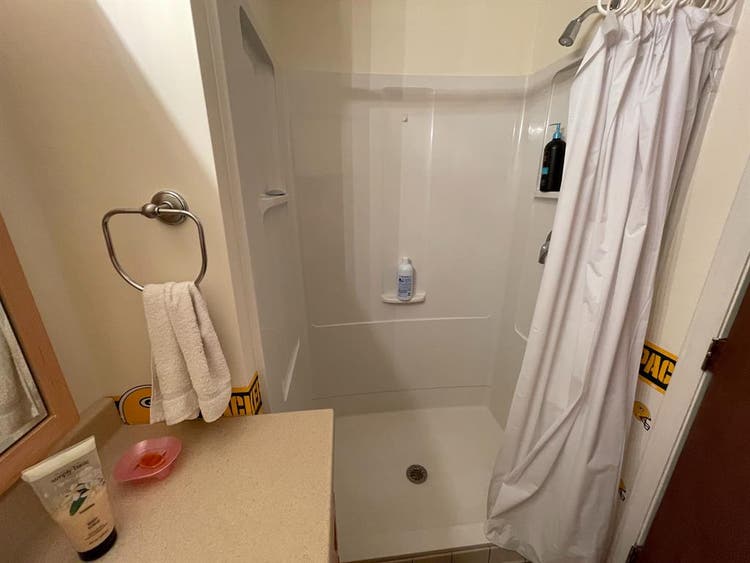 4 BR in Apex