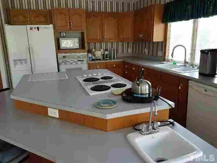 4 BR in Apex