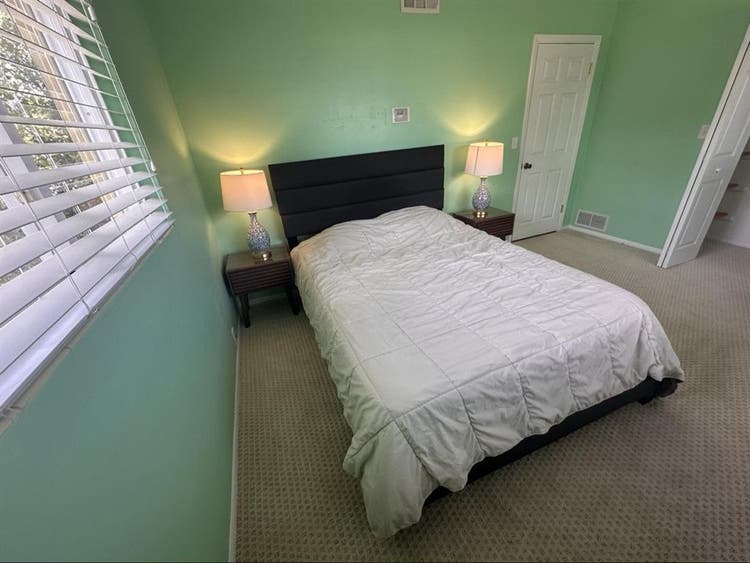 Nice bedroom for one