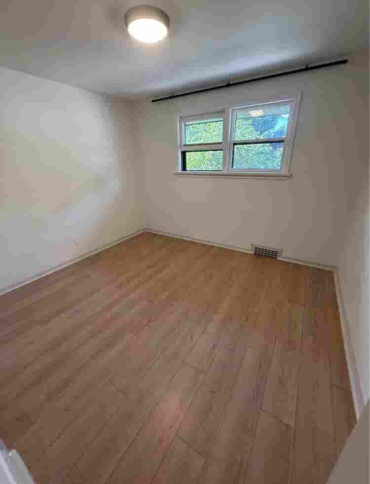 In need of 3rd roommate!
