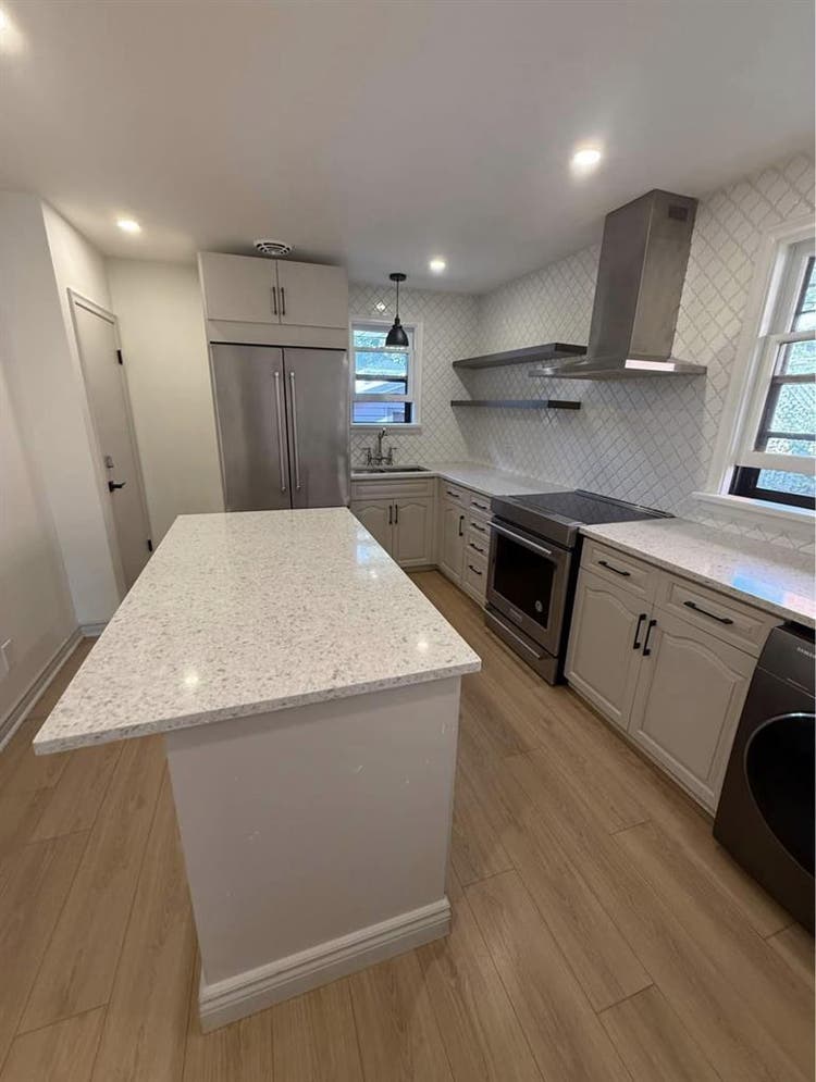 In need of 3rd roommate!