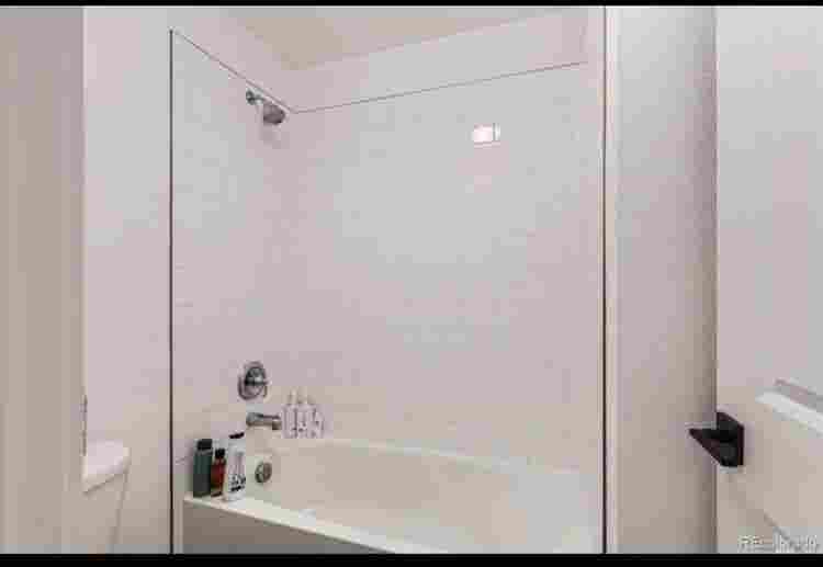 2 Rooms available in littleton!
