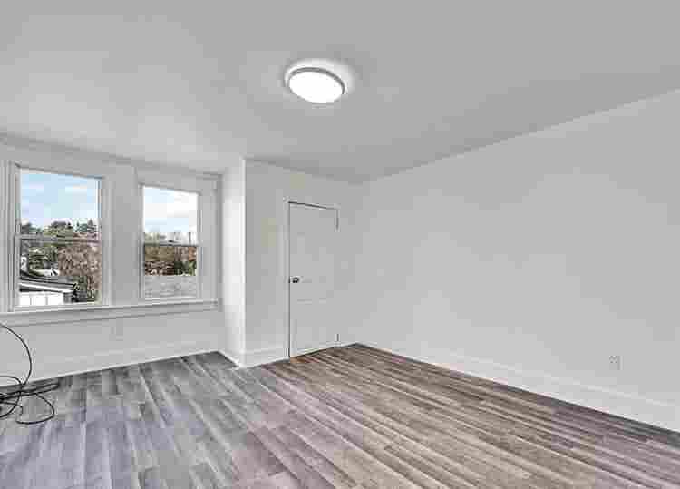 Studio & Large Room Available