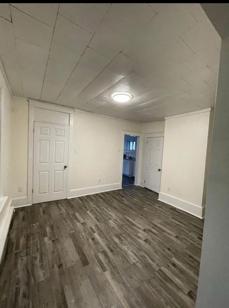 Studio & Large Room Available