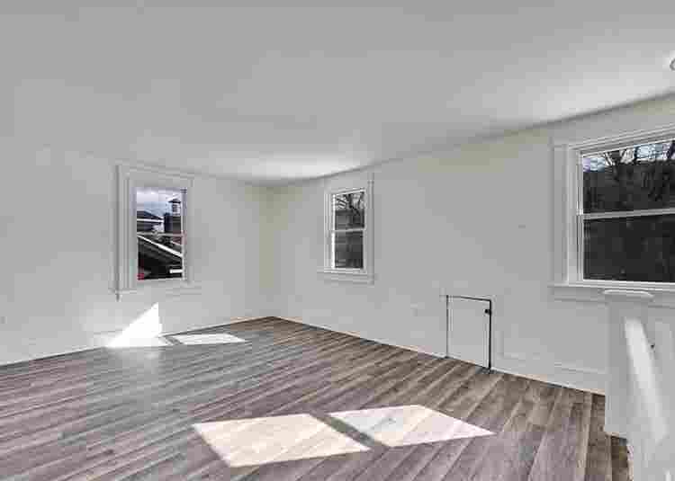 Studio & Large Room Available