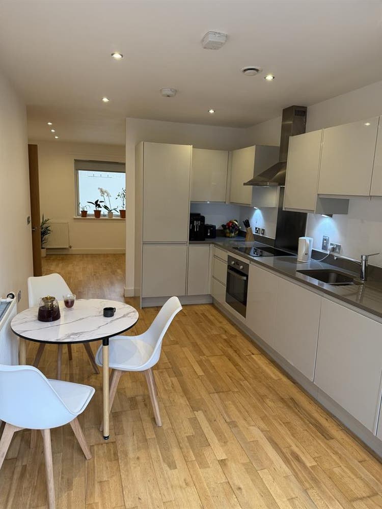 Double bedroom with en-suite E