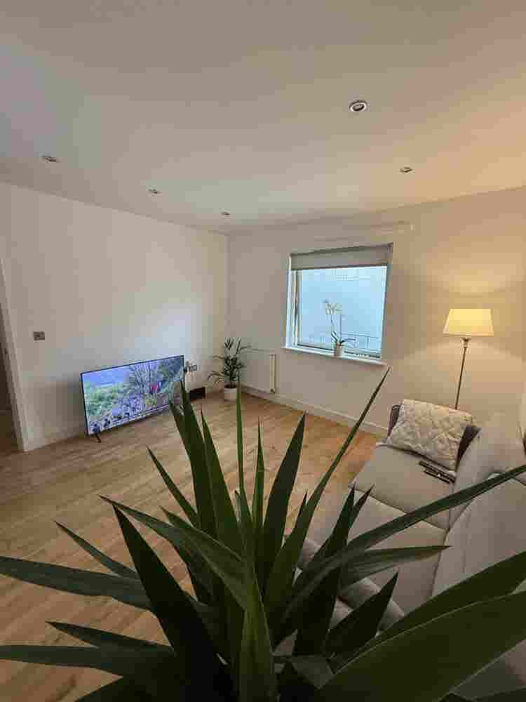 Double bedroom with en-suite E