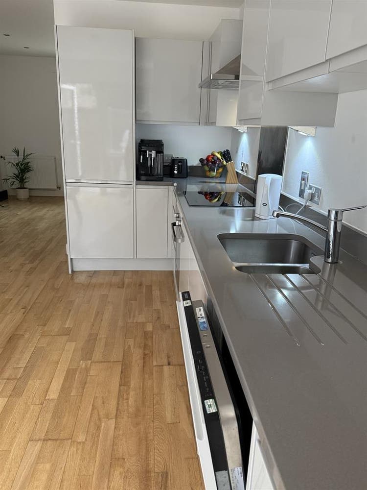 Double bedroom with en-suite E