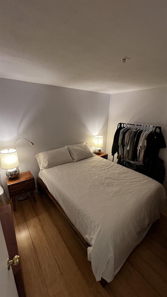 Creekside  bath Apartment