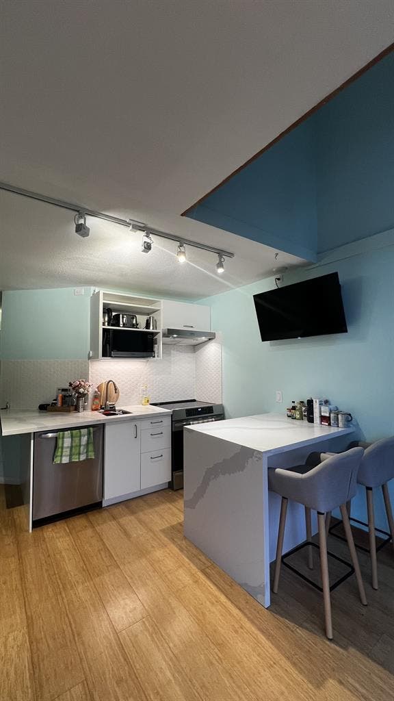 Creekside  bath Apartment
