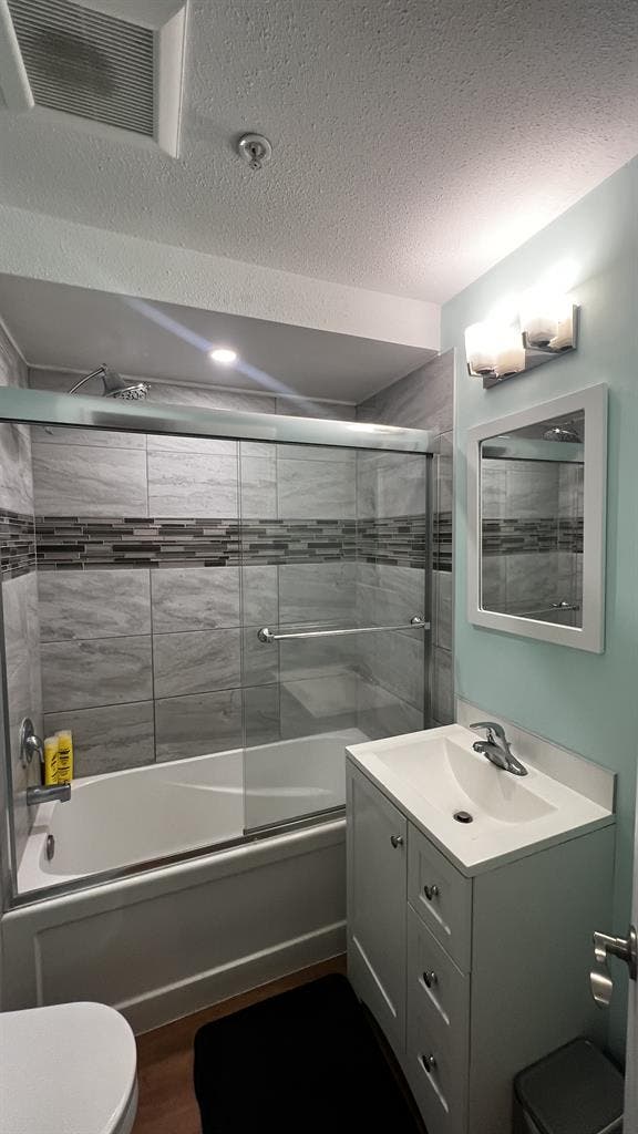 Creekside  bath Apartment