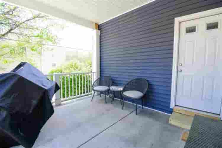 Room for rent starting October th