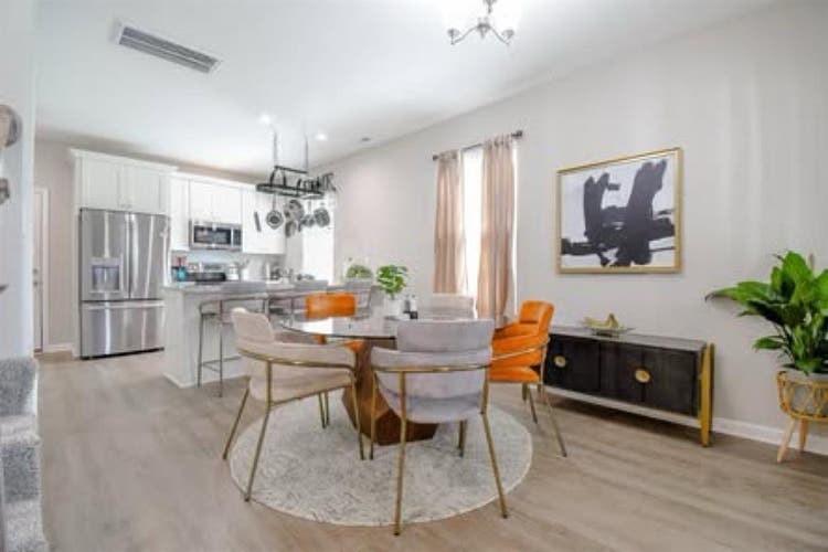 Room for rent starting October th