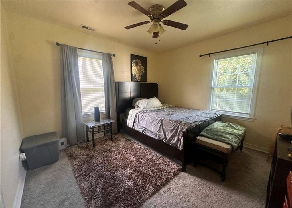 Non-furnished room for rent