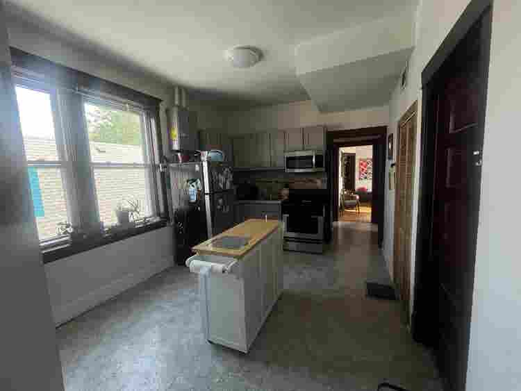 Private Room Huge Logan Square Apt