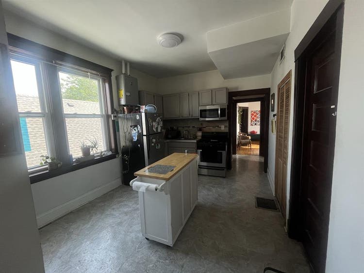 Private Room Huge Logan Square Apt
