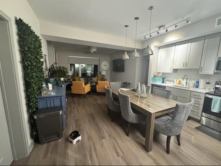 Great Location!! Sublet short term