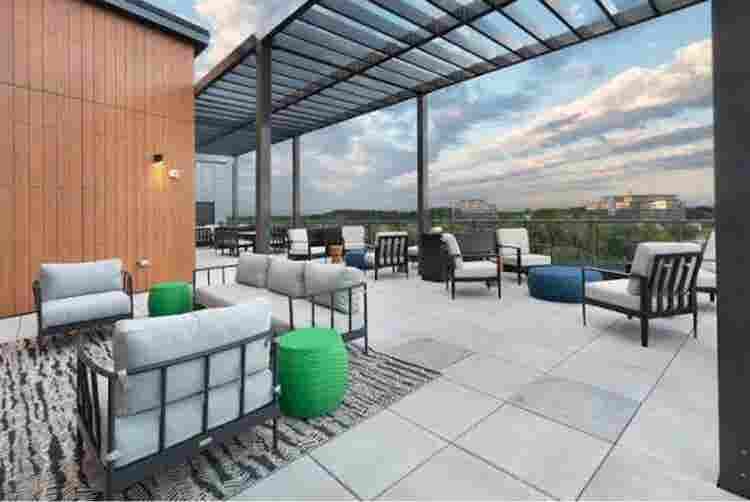 Great Location!! Sublet short term