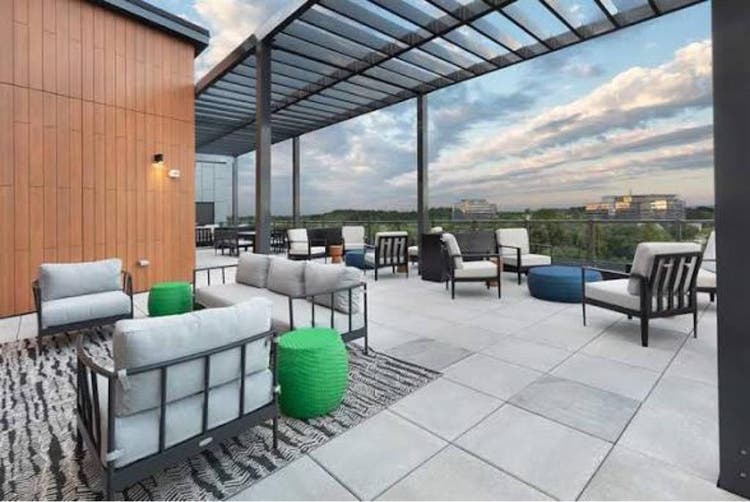 Great Location!! Sublet short term