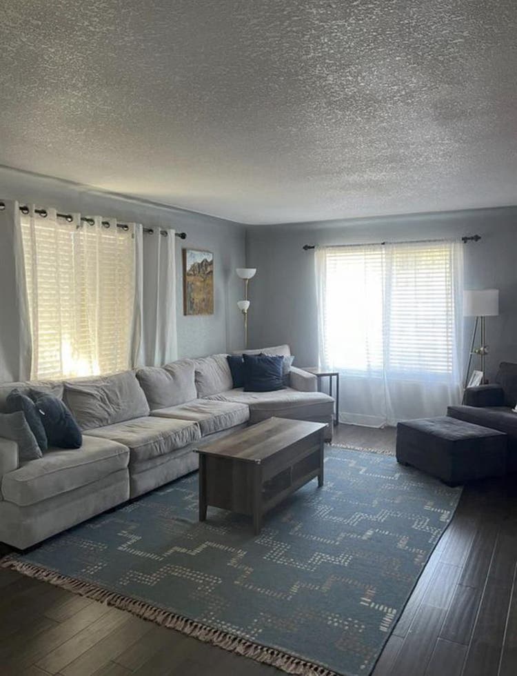 Seeking 1 Roommate Starting Novem