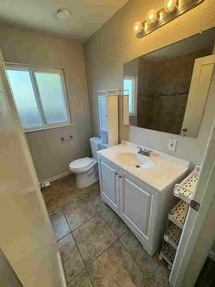 Large Stockton Room for Rent