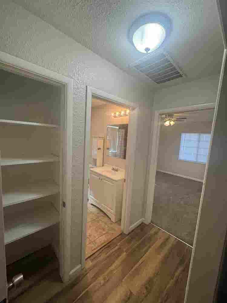 Large Stockton Room for Rent