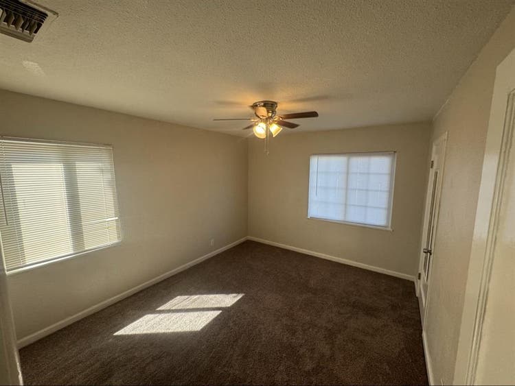 Large Stockton Room for Rent
