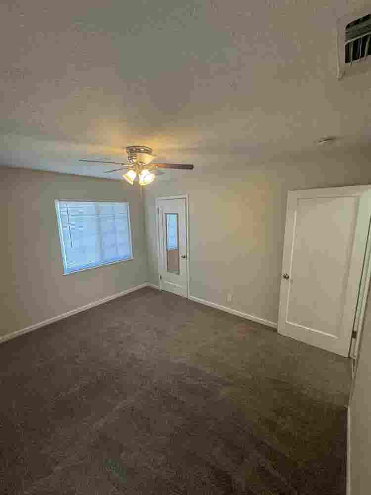 Large Stockton Room for Rent