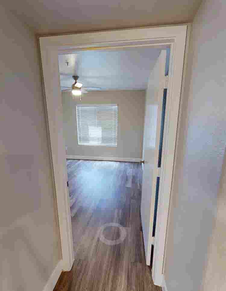 RENTING A ROOM 😁 ROOMMATE NEEDED