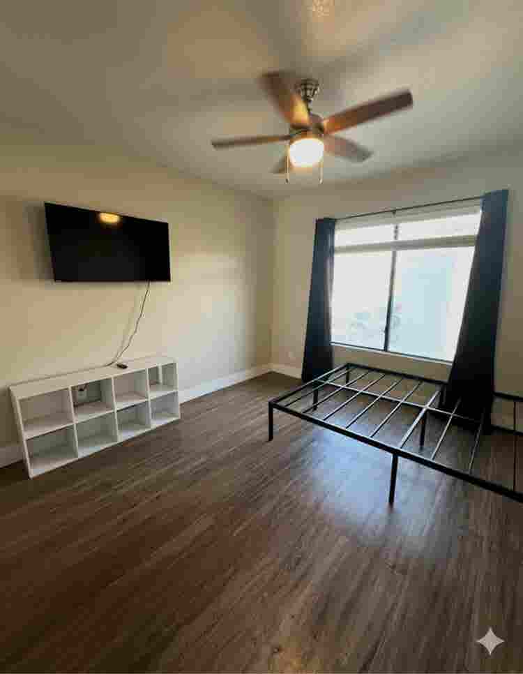 RENTING A ROOM 😁 ROOMMATE NEEDED