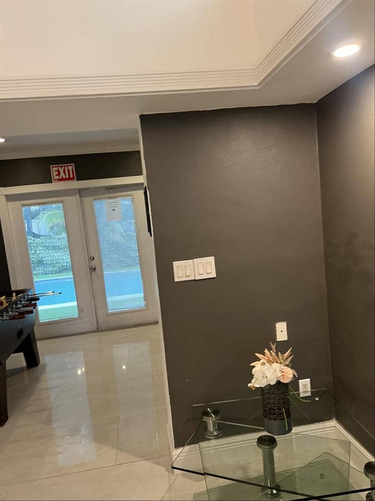 Room Near Aventura Mall