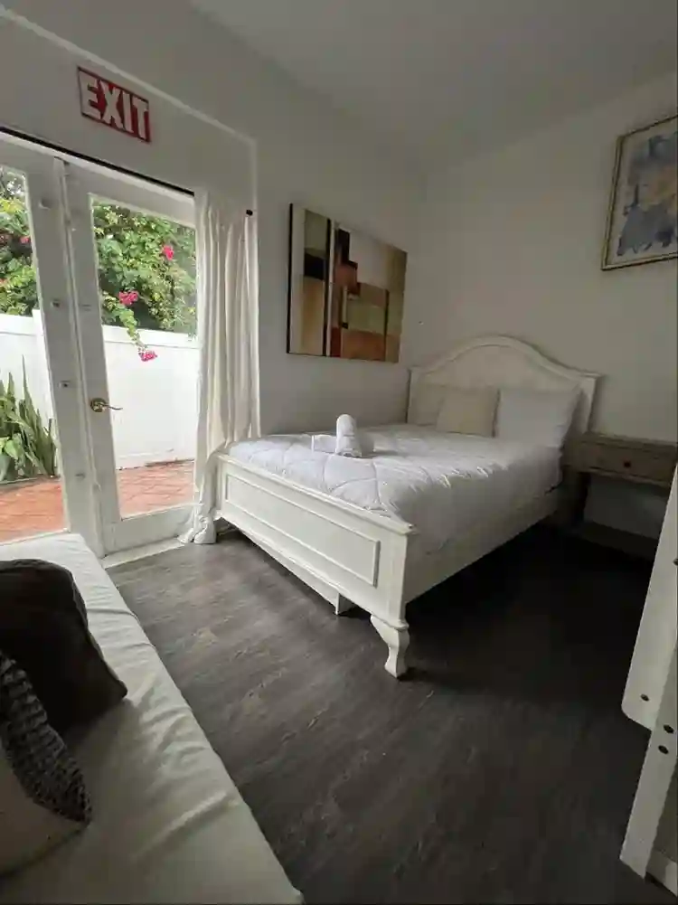 Room Near Aventura Mall