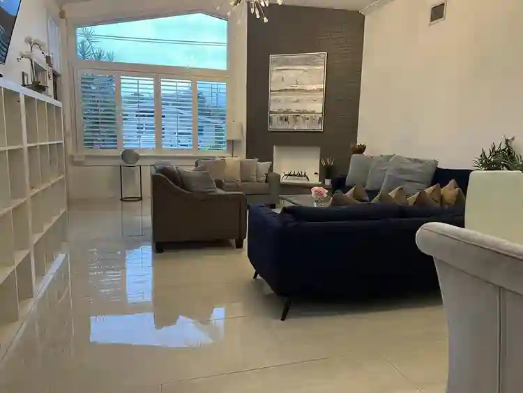 Room Near Aventura Mall