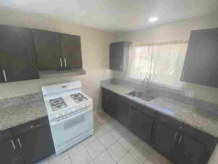2Bd apartment on 2nd floor for rent