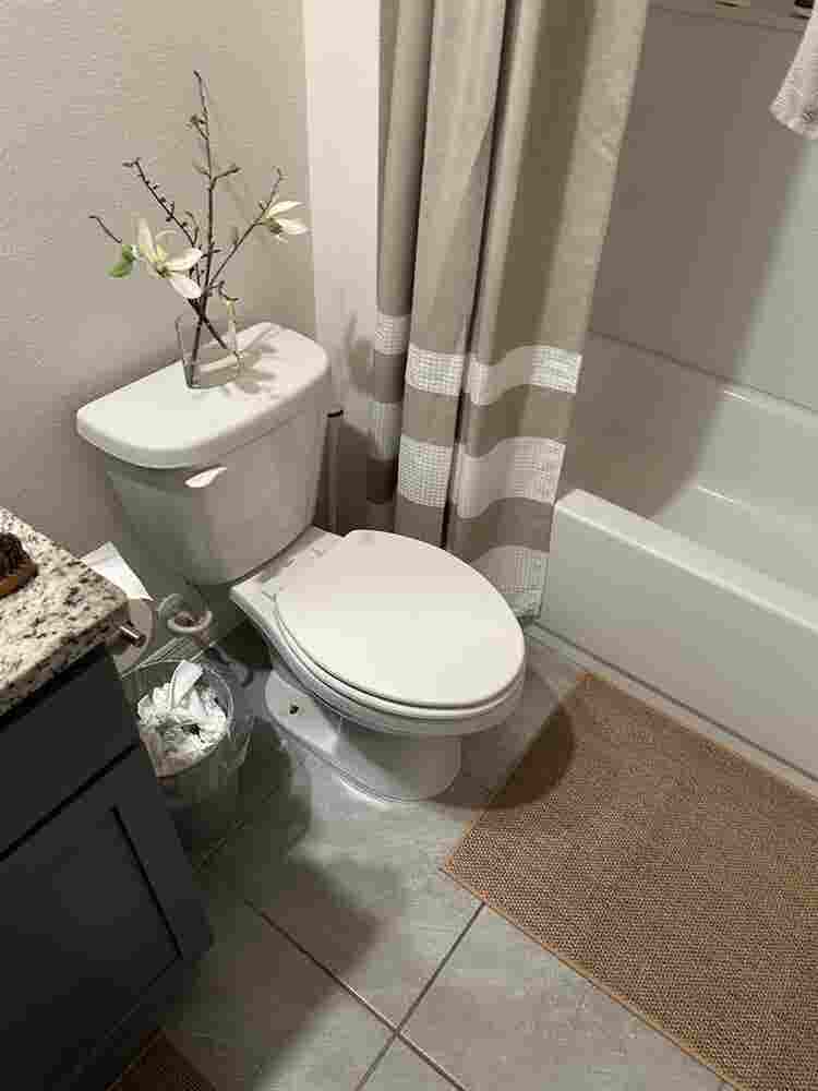 Private Room w Private 
Bathroom